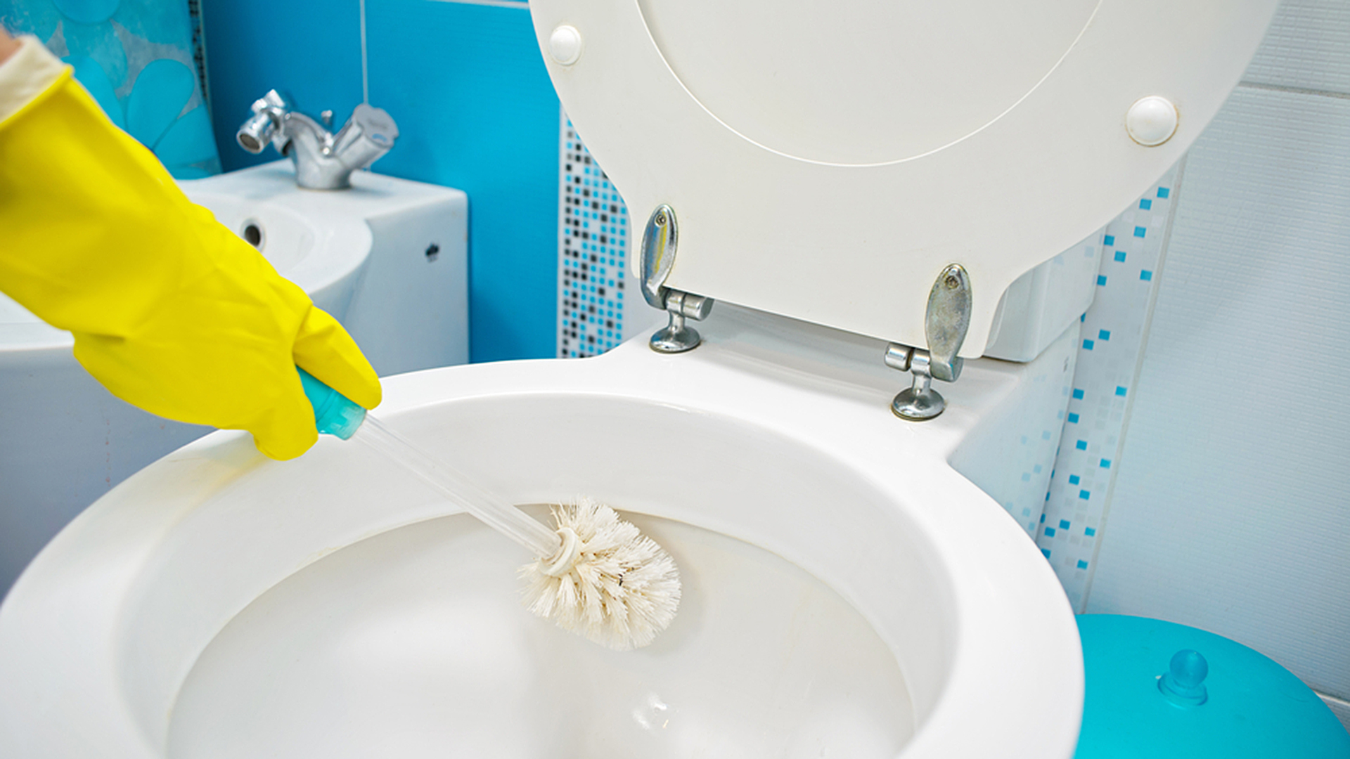 pink residue in bathroom sink cleaning